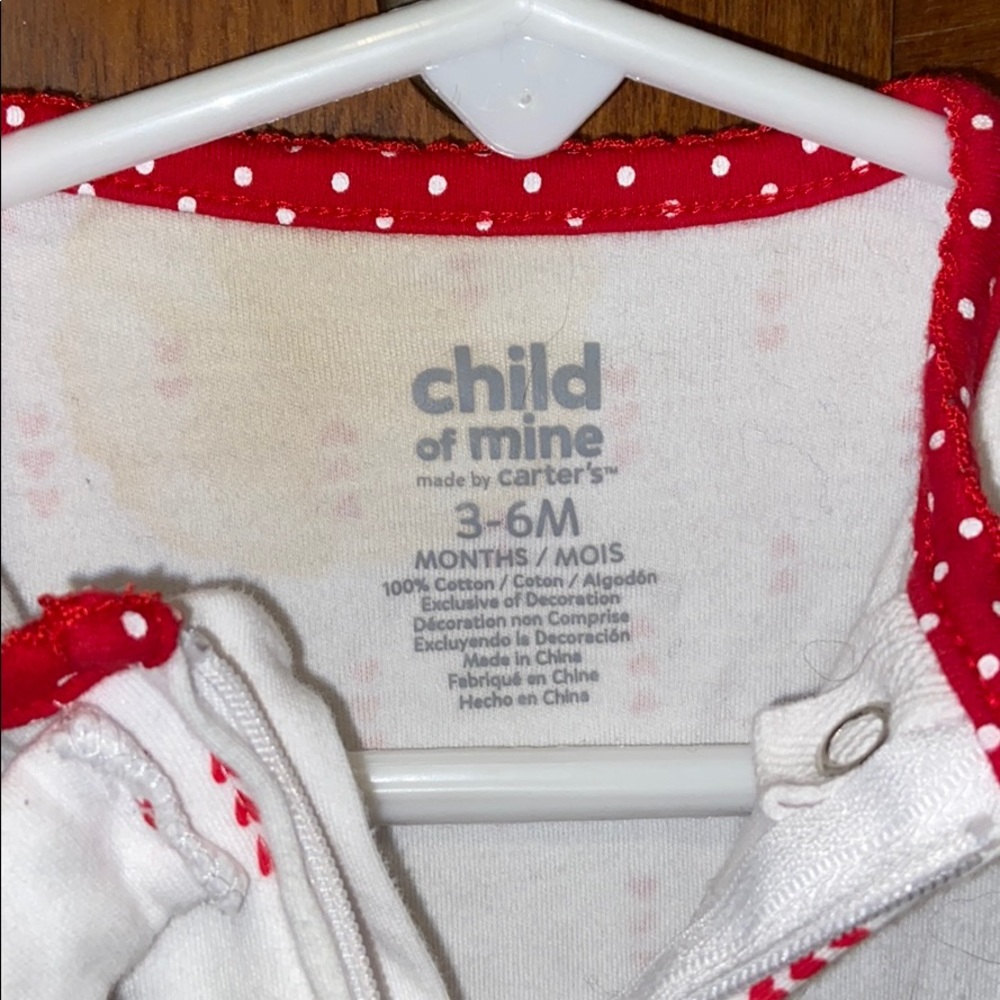 Carter’s red and white sleeper - Picture 2 of 2